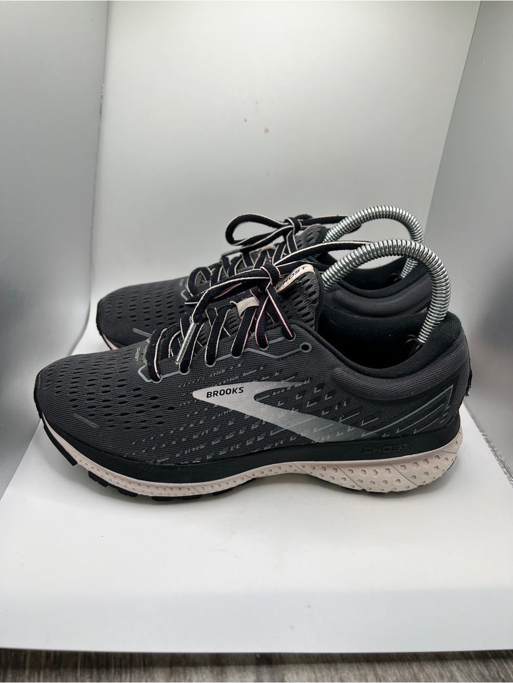 Women’s Brooks Ghost 13 Running Shoes Size 6